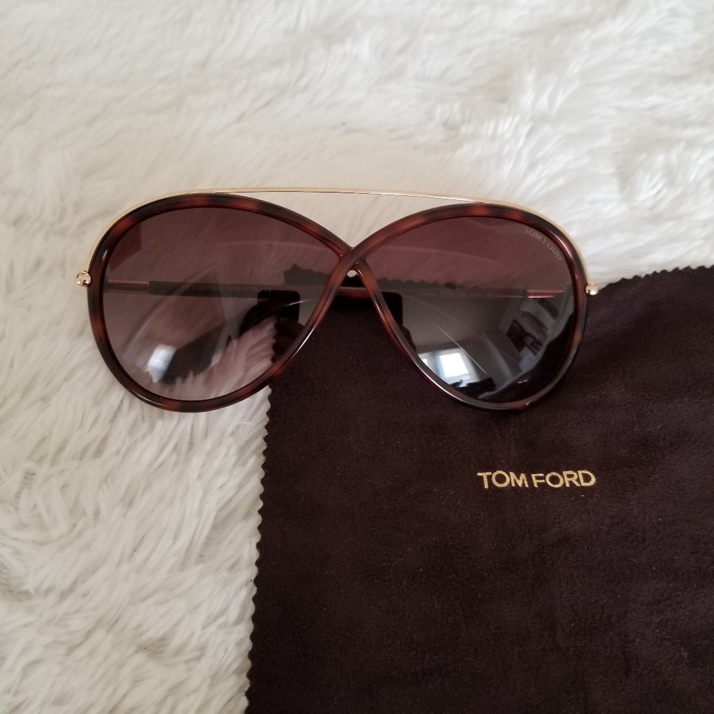 Tom Ford Tortoiseshell Frame with Brown Gradient Lenses Aviator Sunglasses